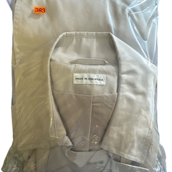 Elegant Women's Cream Trench Coat - Picture 7 of 7